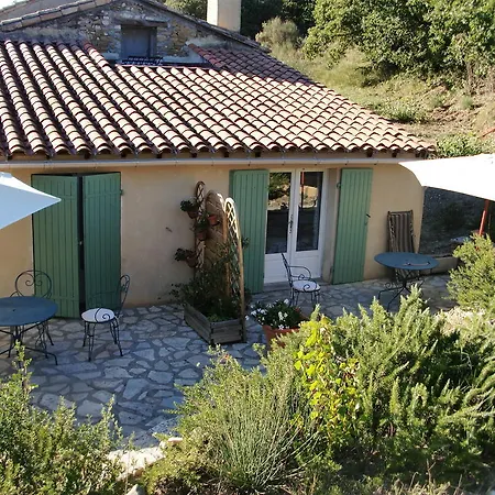 La Pacha Oda ve Kahvaltı Saint-Montan